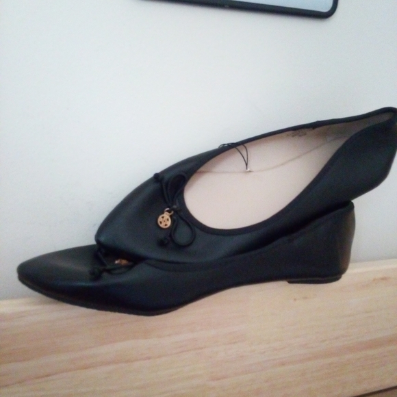 Women's Shoes - Picture 6 of 8